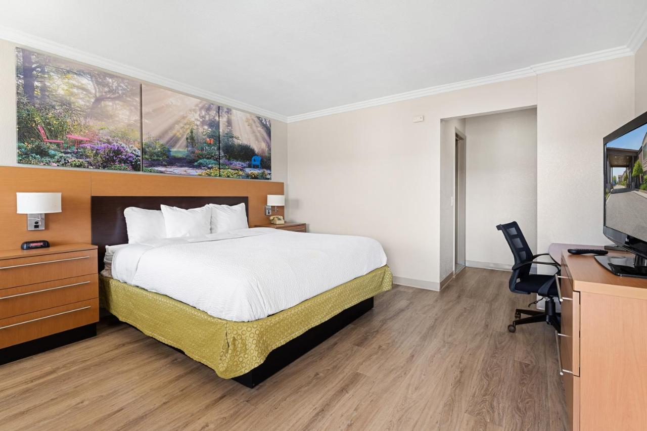 Days Inn & Suites By Wyndham Roseville/Detroit Area Luaran gambar