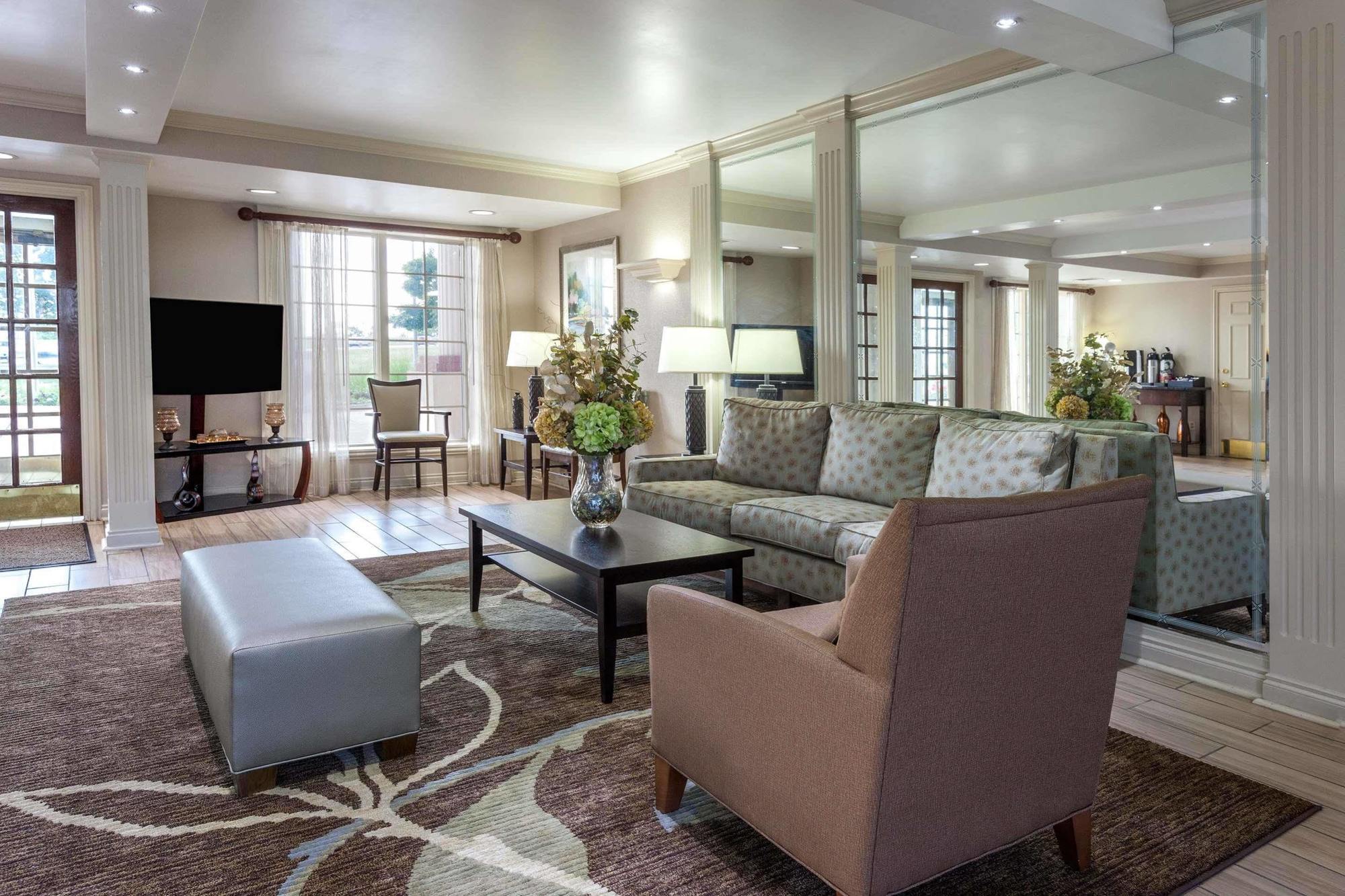 Days Inn & Suites By Wyndham Roseville/Detroit Area Luaran gambar